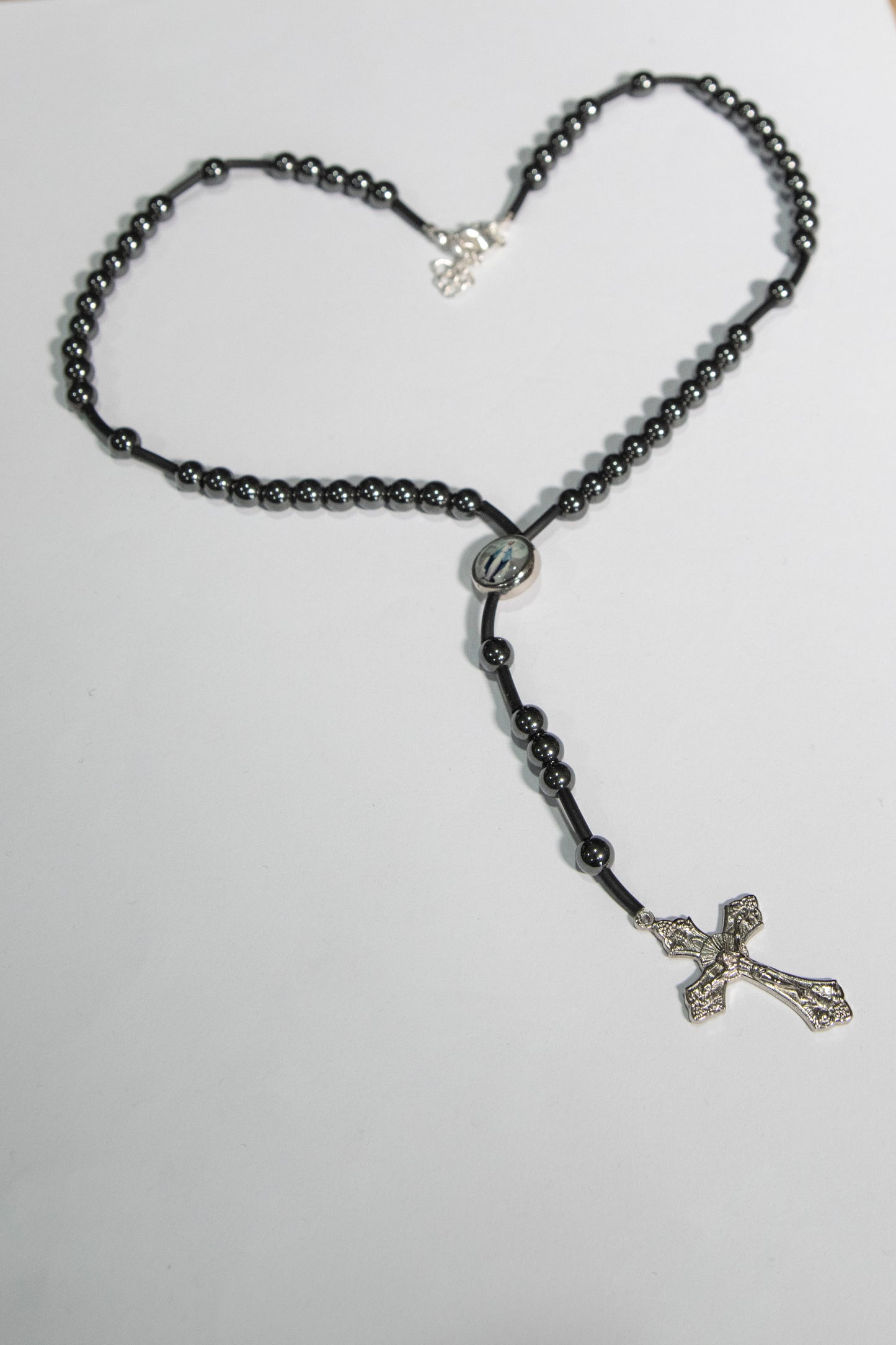 Corona rosario con grano tondo 6 mm in ematite - Magnificat